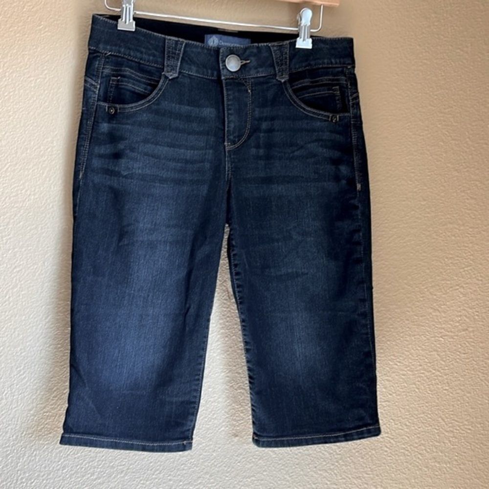 Democracy Jeans Shorts Size 4 Long, dark denim
